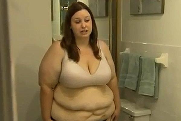 Violata la 14 ani, a ajuns sa arate asa! Cum s-a transformat dupa ce a dat jos 100 kg - FOTO Violata la 14 ani, a ajuns sa arate asa! Cum s-a transformat dupa ce a dat jos 100 kg - FOTO