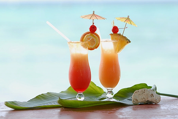 Cum prepari faimosul cocktail "Sex on the beach" Cum prepari faimosul cocktail "Sex on the beach"