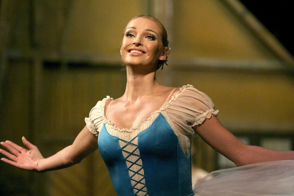 Incident socant in Moscova! A fost un atentat la viata balerinei ruse, Anastasia Volochkova - FOTO Incident socant in Moscova! A fost un atentat la viata balerinei ruse, Anastasia Volochkova - FOTO