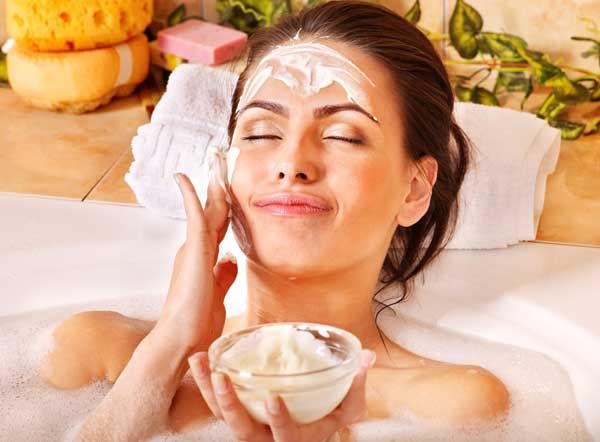 5 motive pentru a aplica o masca faciala chiar acum!