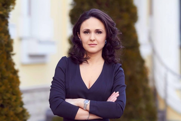 EUROINVIDION, o parodie marca Ionela Hardarca despre Eurovisionul de la noi - VIDEO