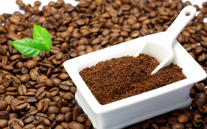 Zatul de cafea: 5 tratamente-minune pentru ten si par frumos
