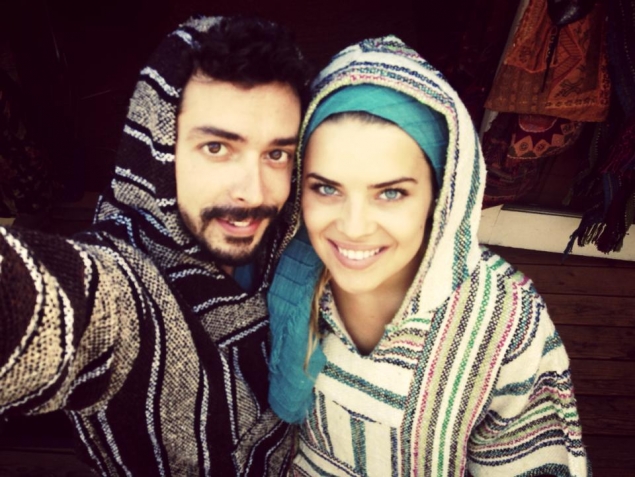 Marius Moga, indragostit nebuneste! Cum l-a sedus iubita sa, Bianca Lapuste - FOTO Marius Moga, indragostit nebuneste! Cum l-a sedus iubita sa, Bianca Lapuste - FOTO
