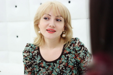 Cum sa ai un ten curat, iar parul puternic? Afla mastile care o mentin frumoasa pe Adriana Ochisanu Cum sa ai un ten curat, iar parul puternic? Afla mastile care o mentin frumoasa pe Adriana Ochisanu