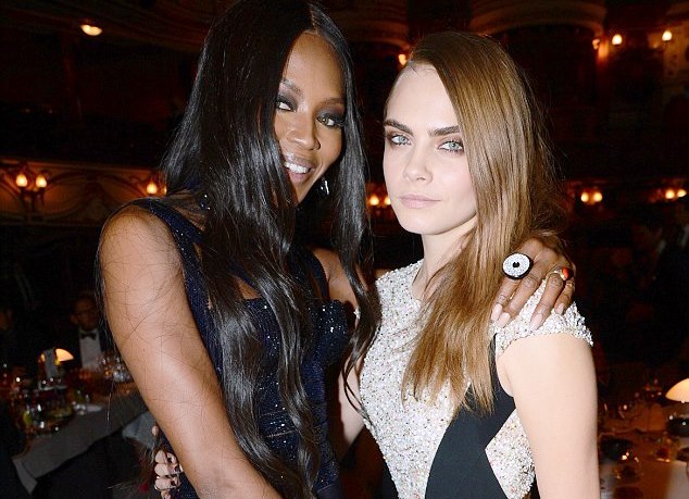 Bataie intre doua dive: Naomi Campbell si Cara Delevigne s-au paruit in public. Care a fost motivul Bataie intre doua dive: Naomi Campbell si Cara Delevigne s-au paruit in public. Care a fost motivul