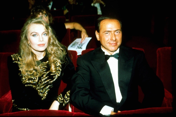 A fost o italianca sexy, dar si-a pierdut farmecul. Cum arata acum fosta sotie a lui Berlusconi - FOTO A fost o italianca sexy, dar si-a pierdut farmecul. Cum arata acum fosta sotie a lui Berlusconi - FOTO