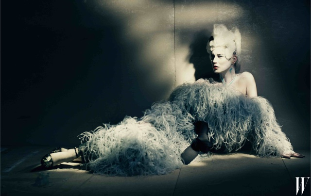 Kate Moss, intr-un pictorial fashion inedit. Vezi imaginile care te vor bantui! Kate Moss, intr-un pictorial fashion inedit. Vezi imaginile care te vor bantui!