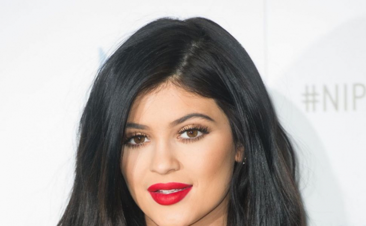 "Nu e normal ca o minora sa pozeze asa!" In ce pictorial provocator a aparut Kylie Jenner