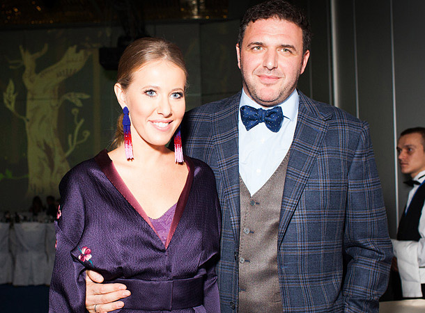 Maxim Vitorgan continua sa-si bata joc de Ksenia Sobchak! Alfla ce a facut acesta - FOTO Maxim Vitorgan continua sa-si bata joc de Ksenia Sobchak! Alfla ce a facut acesta - FOTO