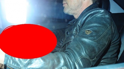 Butler cu o noua iubita? Paparazzi au surprins o FEMEIE ascunsa in taxi - FOTO
Butler cu o noua iubita? Paparazzi au surprins o FEMEIE ascunsa in taxi - FOTO