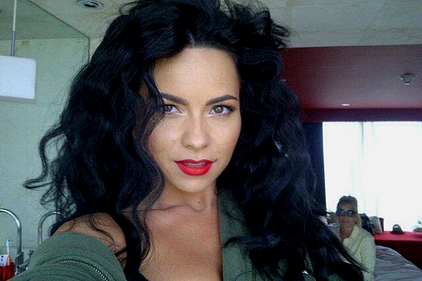Putini se asteptau s-o vada asa! Ce face mama Innei cand artista nu este acasa Putini se asteptau s-o vada asa! Ce face mama Innei cand artista nu este acasa