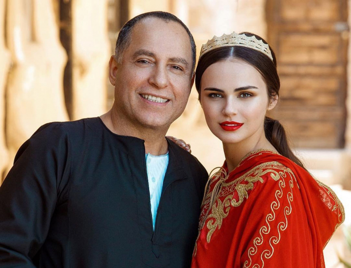 Xenia Deli si sotul ei – intr-o sedinta foto spectaculoasa. „Unicul lucru mai bun decat sa te am ca sot, este ca fiica noastra sa te aiba tata.” Xenia Deli si sotul ei – intr-o sedinta foto spectaculoasa. „Unicul lucru mai bun decat sa te am ca sot, este ca fiica noastra sa te aiba tata.”