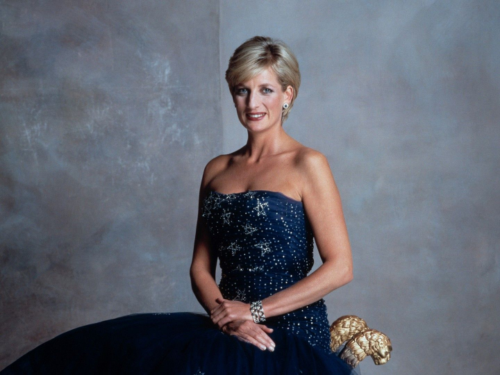 Dezvaluiri incredibile despre moartea Printesei Diana. Ar fi avut doar o rana mica si putea fi salvata Dezvaluiri incredibile despre moartea Printesei Diana. Ar fi avut doar o rana mica si putea fi salvata