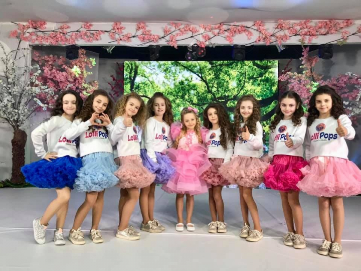 Picii de la Lollipops au lansat un nou videoclip. Vezi cat de induiosator suna „Flori de Pasti” Picii de la Lollipops au lansat un nou videoclip. Vezi cat de induiosator suna „Flori de Pasti”