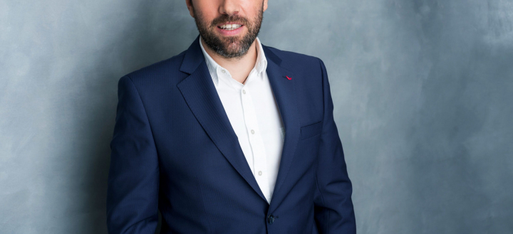 Toti il stiu, dar putini ii cunosc durerea. Un jurnalist si-a pierdut sotia din cauza cancerului si a ramas singur cu fiica lui Toti il stiu, dar putini ii cunosc durerea. Un jurnalist si-a pierdut sotia din cauza cancerului si a ramas singur cu fiica lui