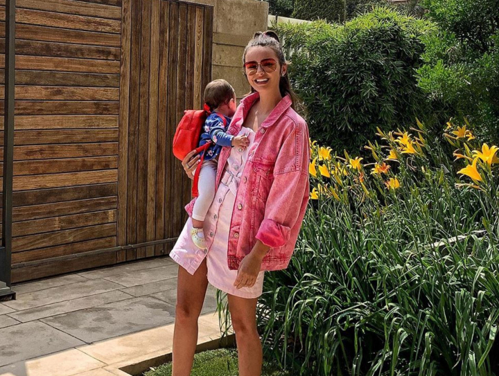 Xenia Deli – o mama model. Imaginile adorabile cu micuta Anastasia au emotionat fanii Xenia Deli – o mama model. Imaginile adorabile cu micuta Anastasia au emotionat fanii