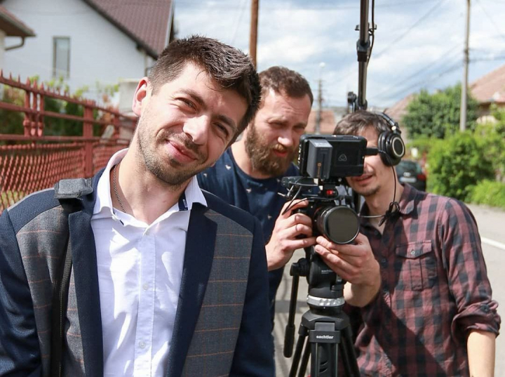 Cum devii un influencer de succes? Cunoscutul vlogger roman, Mircea Bravo, a dezvaluit reteta succesului in cadrul unei conferinte la Chisinau Cum devii un influencer de succes? Cunoscutul vlogger roman, Mircea Bravo, a dezvaluit reteta succesului in cadrul unei conferinte la Chisinau