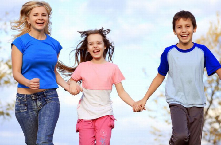 Educatie cu joaca in vacanta! Jocuri si idei utile pentru vara
Educatie cu joaca in vacanta! Jocuri si idei utile pentru vara