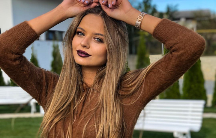 Anastasia Fotachi canta „99 de cumatri”. Se visa cantareata, dar…
Anastasia Fotachi canta „99 de cumatri”. Se visa cantareata, dar…