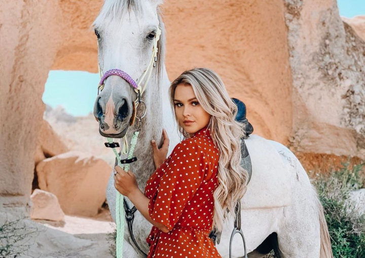 Kinsey Wolanski - tanara care a intrat pe teren in timpul finalei UEFA Champions League: „Unii fotbalisti de la Liverpool mi-au trimis mesaje private dupa meci”
Kinsey Wolanski - tanara care a intrat pe teren in timpul finalei UEFA Champions League: „Unii fotbalisti de la Liverpool mi-au trimis mesaje private dupa meci”