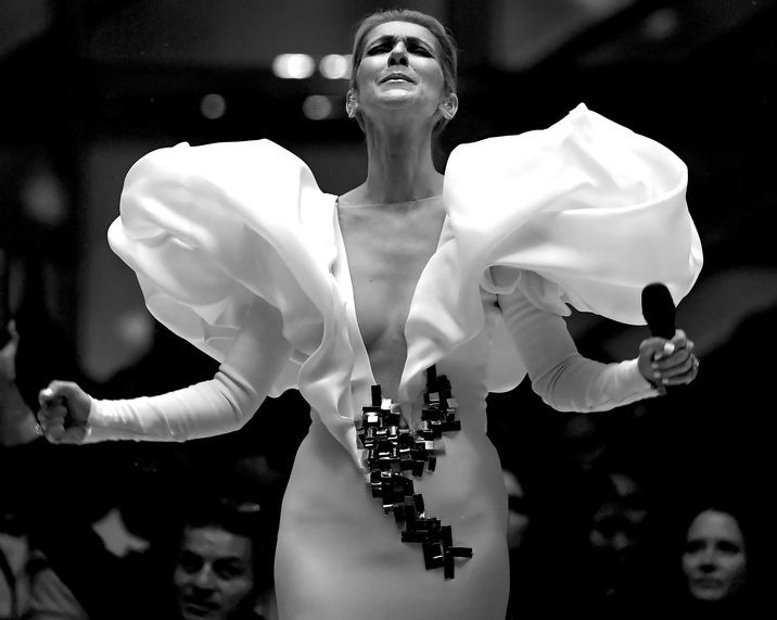 Tragediile din viata lui Celine Dion. Cantareata si-a pierdut sotul, fratele, tatal si cumnatul din cauza cancerului Tragediile din viata lui Celine Dion. Cantareata si-a pierdut sotul, fratele, tatal si cumnatul din cauza cancerului