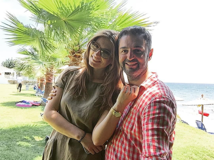 Adrian Ursu a fost evacuat impreuna cu familia sa din hotel din cauza unui incendiu devastator: „Cand am venit pe plaja, mi-am vazut fetele speriate si pe Andreea plangand: tati, tati... ” Adrian Ursu a fost evacuat impreuna cu familia sa din hotel din cauza unui incendiu devastator: „Cand am venit pe plaja, mi-am vazut fetele speriate si pe Andreea plangand: tati, tati... ”