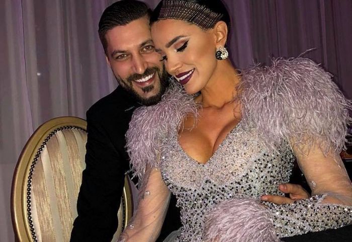 Adelina Pestritu s-a casatorit. Ce tinuta provocatoare a avut la cununia civila Adelina Pestritu s-a casatorit. Ce tinuta provocatoare a avut la cununia civila