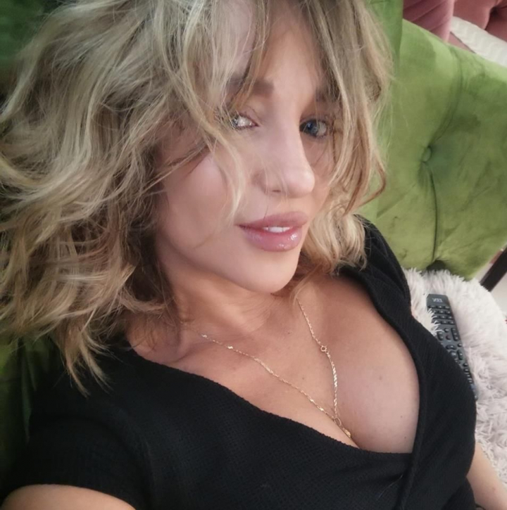 Are 50 de ani si un corp de zeita! Cum arata femeia care s-a iubit cu Dan Bitman si Catalin Botezatu Are 50 de ani si un corp de zeita! Cum arata femeia care s-a iubit cu Dan Bitman si Catalin Botezatu