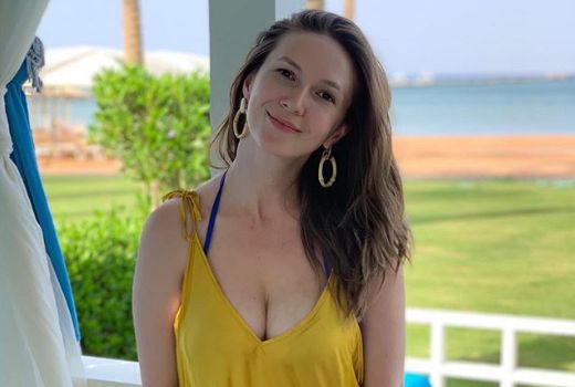 Adela Popescu, aparitie sexy pe plaja. Cum arata in costum de baie dupa doua nasteri Adela Popescu, aparitie sexy pe plaja. Cum arata in costum de baie dupa doua nasteri