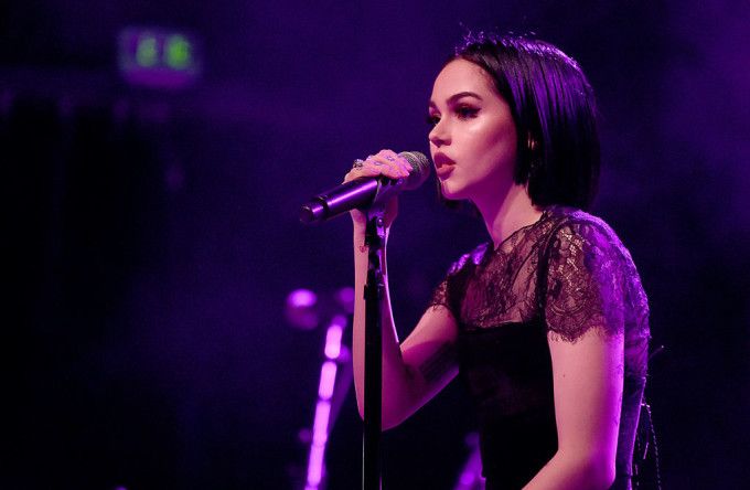 O cantareata americana a fost arestata in timpul unui concert in Malaezia.  „Am fost inchisa intr-un adevarat iad”