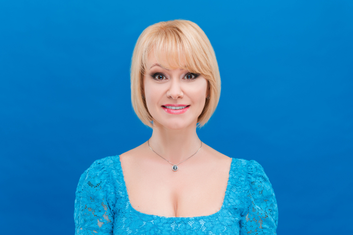 De doua decenii la PRO TV! Lorena Bogza: „Peste 20 de ani, cu siguranta, ne vedem aici, o sa am grija sa-mi iau carje.” De doua decenii la PRO TV! Lorena Bogza: „Peste 20 de ani, cu siguranta, ne vedem aici, o sa am grija sa-mi iau carje.”