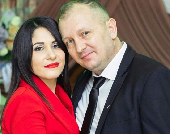 Interpretul Viorel Cires si sotia sa, Victoria, sarbatoresc nunta de portelan! „Ea a renuntat la parerea celor mai apropiati oameni pentru a fi cu mine.” Interpretul Viorel Cires si sotia sa, Victoria, sarbatoresc nunta de portelan! „Ea a renuntat la parerea celor mai apropiati oameni pentru a fi cu mine.”