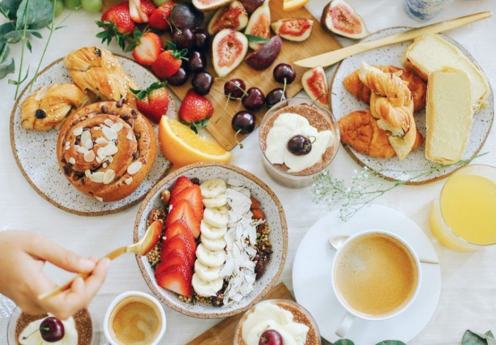 Mananci iaurt pe stomacul gol? E total nesanatos! 7 alimente interzise dimineata, la micul dejun
Mananci iaurt pe stomacul gol? E total nesanatos! 7 alimente interzise dimineata, la micul dejun