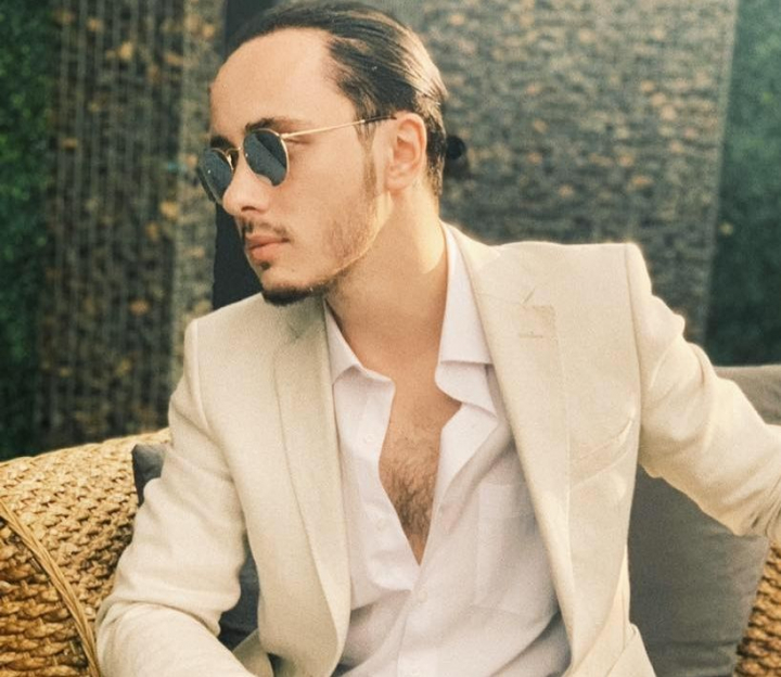 Regizorul Roman Burlaca - in compania unei brunete sexy de Revelion! Vezi cu cine a inlocuit-o pe Felicia Sirbu
Regizorul Roman Burlaca - in compania unei brunete sexy de Revelion! Vezi cu cine a inlocuit-o pe Felicia Sirbu