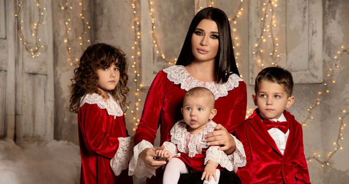 Elena Basescu, in instanta cu Catalin Tomata pentru custodia fetitei lor Elena Basescu, in instanta cu Catalin Tomata pentru custodia fetitei lor