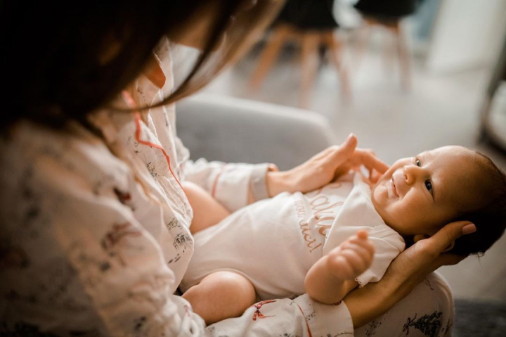 A ajuns la jumatate de drum in lupta sa pentru sansa la viata, dar Robert inca mai are nevoie de ajutorul tau. Irina Grabazei: „Din putinul pe care-l au ei, oamenii aleg sa ne ajute si pe noi...”