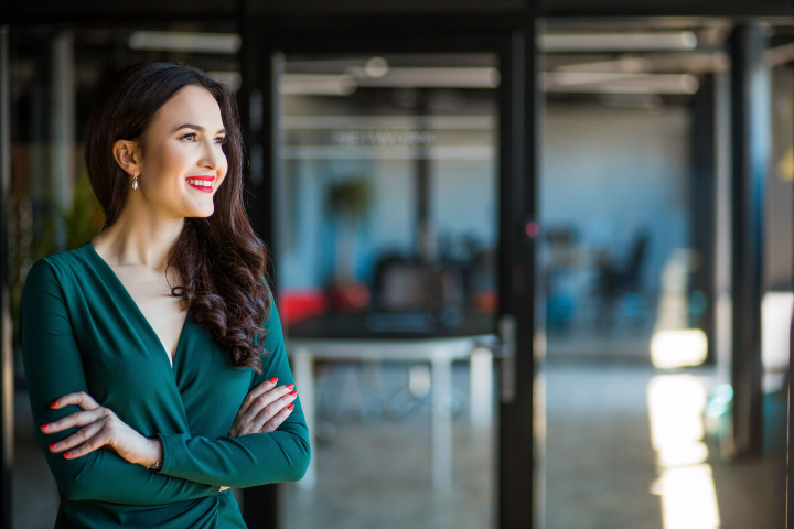 SUNT FEMEIE! Antrenoarea de dictie si discurs public, Vera Nastasiu: „Uneori cred ca femeia a fost creata pe pamant pur si simplu pentru a-i da viata pamantului, de altfel nimic nu ar mai fi existat, pentru ca femeia e forta motrice a vietii.” SUNT FEMEIE! Antrenoarea de dictie si discurs public, Vera Nastasiu: „Uneori cred ca femeia a fost creata pe pamant pur si simplu pentru a-i da viata pamantului, de altfel nimic nu ar mai fi existat, pentru ca femeia e forta motrice a vietii.”