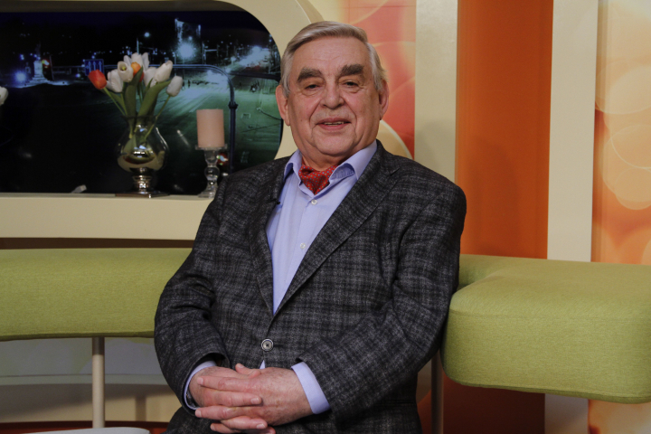 Tenorul Mihai Munteanu - despre retragerea sa de pe scena. „E o boala. E foarte greu sa te desparti de ea. Acolo te simti ca pestele in apa.”