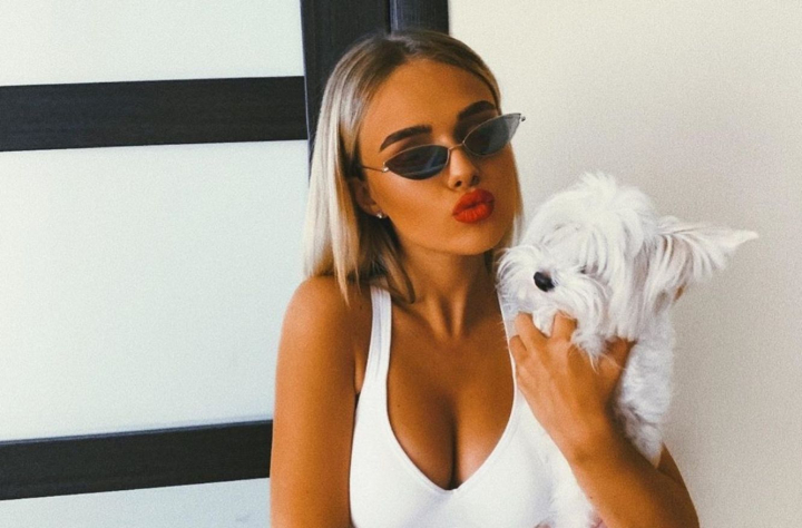 Eva Timus - de nerecunoscut dupa ce a apelat la o schimbare de look. Cum arata acum adolescenta de 17 ani Eva Timus - de nerecunoscut dupa ce a apelat la o schimbare de look. Cum arata acum adolescenta de 17 ani