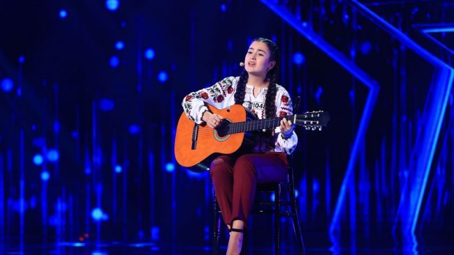 Lacrimi si fiori! O tanara din Moldova a ridicat publicul in picioare la „Romanii au talent” cu o piesa dedicata parintilor. „Sentimentul despre care tu vorbesti este unul nou, pe care eu, cel putin, nu l-am experimentat...”