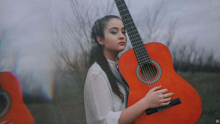 A uimit juratii de la „Romanii au talent” prin melodia sa dedicata parintilor, iar acum isi face planuri pentru urmatoarea etapa a concursului. Daniela Plesca: „Pregatesc un moment mai special, as putea spune ca este o noua provocare pentru mine...”
