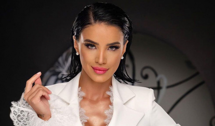 Adelina Pestritu are un nou look. Vezi la ce schimbare curajoasa a recurs fotomodelul Adelina Pestritu are un nou look. Vezi la ce schimbare curajoasa a recurs fotomodelul