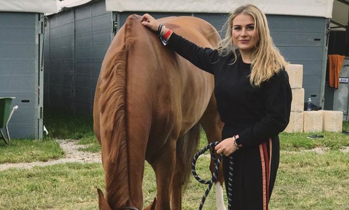 Sofia Abramovich - complet transformata la 25 de ani. Cum arata acum fiica oligarhului rus, Roman Abramovich Sofia Abramovich - complet transformata la 25 de ani. Cum arata acum fiica oligarhului rus, Roman Abramovich