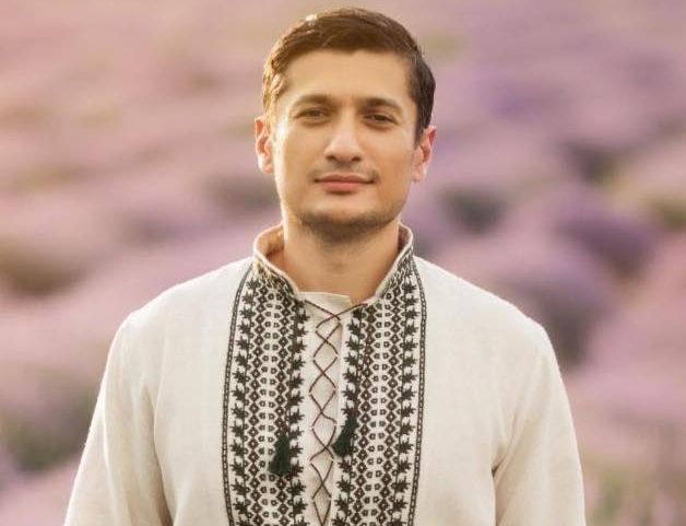 Cuplul Cheltuiala - o poveste de succes. Aduc banii fericirea in casa lor? 