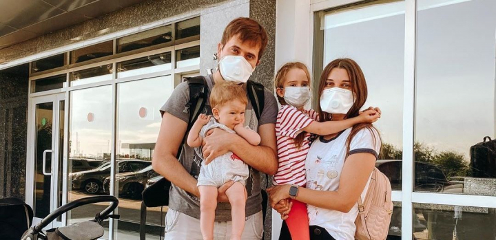 Minunea s-a instamplat! Irina Grabazei: „Robert trage un pui de somn la pieptul meu in timp ce medicamentul trebuie sa vina in orice minut.” Minunea s-a instamplat! Irina Grabazei: „Robert trage un pui de somn la pieptul meu in timp ce medicamentul trebuie sa vina in orice minut.”