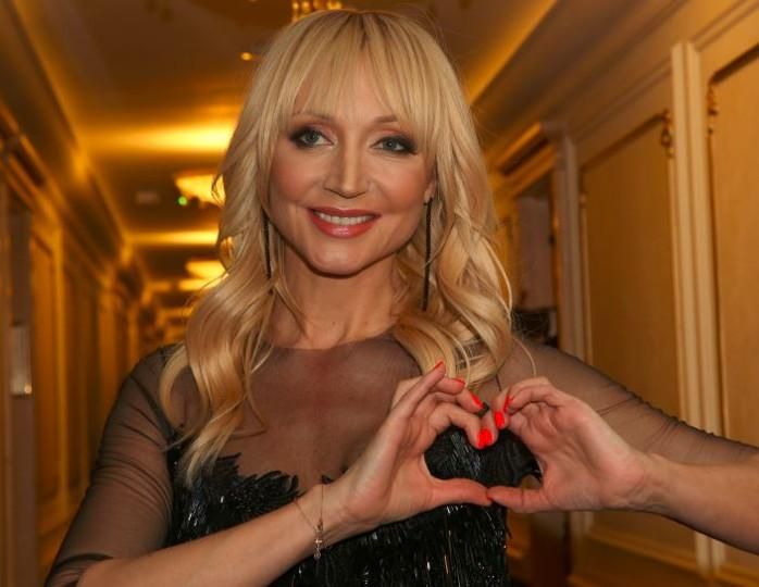 A mostenit talentul mamei sale! Fiica de 8 ani a interpretei Kristina Orbakaite a inregistrat o piesa in limba spaniola A mostenit talentul mamei sale! Fiica de 8 ani a interpretei Kristina Orbakaite a inregistrat o piesa in limba spaniola