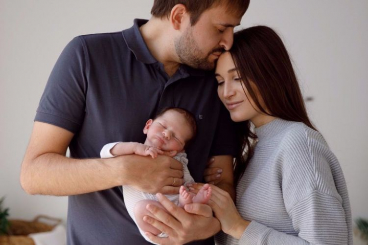 La 10 luni de viata, Robert face prima sa rostogolire. Irina Grabazei: „Sunt deja 3 saptamani post Zolgensma, iar aceasta este prima achizitie a sa.” La 10 luni de viata, Robert face prima sa rostogolire. Irina Grabazei: „Sunt deja 3 saptamani post Zolgensma, iar aceasta este prima achizitie a sa.”