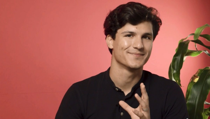 Mark Stam - confundat cu un artist international. Asemanarea e nemaipomenita