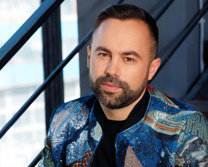 Care sunt diferentele dintre artistii de la noi si cei de peste Prut? El Radu: „Pe alocuri, sunt un pic mai inhibati.” Care sunt diferentele dintre artistii de la noi si cei de peste Prut? El Radu: „Pe alocuri, sunt un pic mai inhibati.”