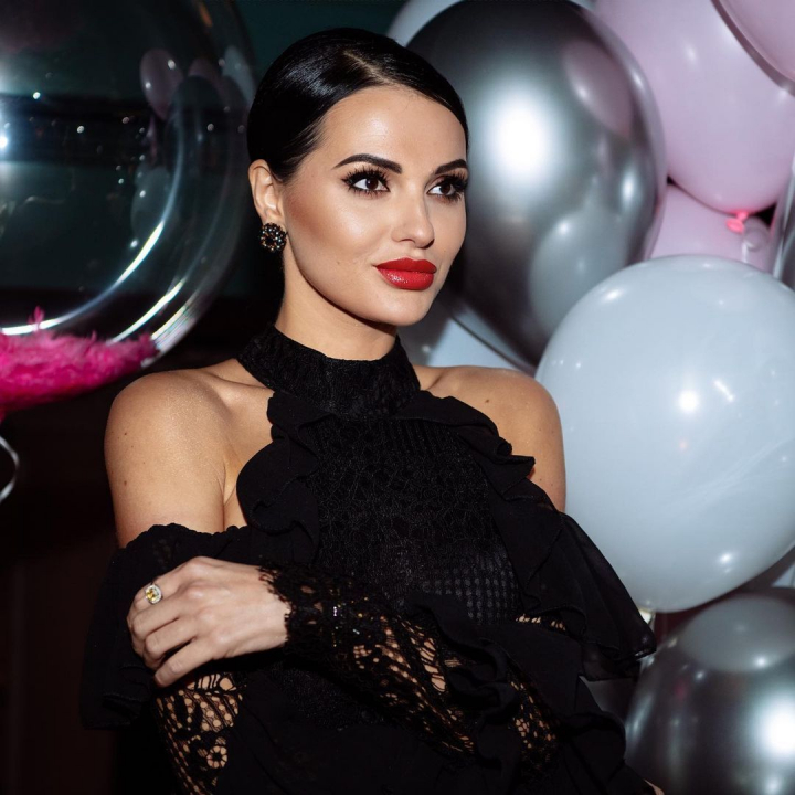 Si-a injectat buzele si fruntea si nu se opreste aici! Tany Vander: „Nu o sa fac parte din categoria femeilor care doresc sa imbatraneasca natural.” Si-a injectat buzele si fruntea si nu se opreste aici! Tany Vander: „Nu o sa fac parte din categoria femeilor care doresc sa imbatraneasca natural.”